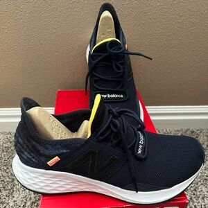 New Balance WR0AVJW fresh Foam Navy Shoes Women Size 10B